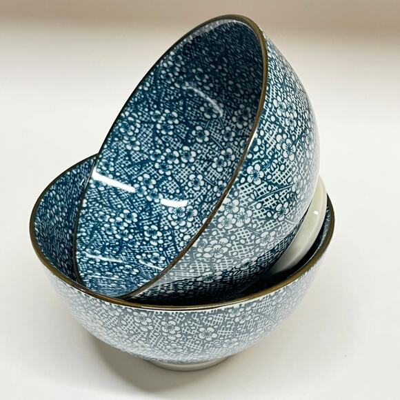 Chengs Blue and Cream Karakusa Rice Bowls Set for 4 - Picture 3 of 8